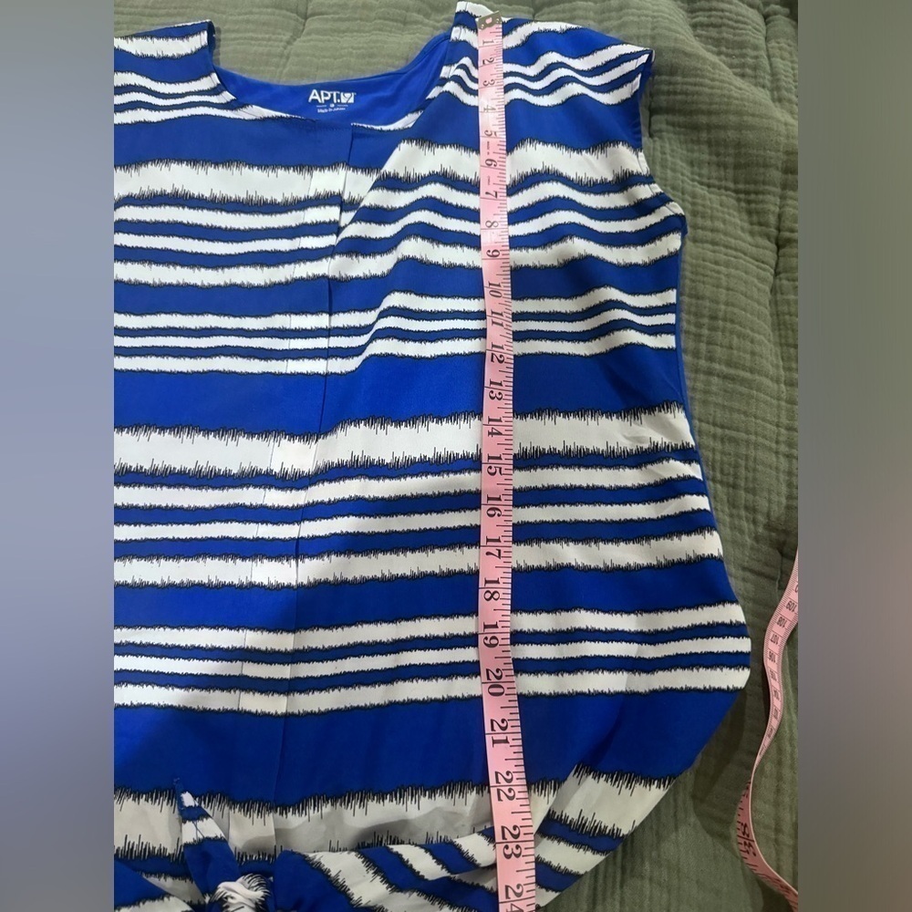 Great used condition apt9 top. Sz s - Picture 3 of 6
